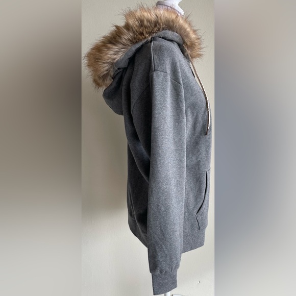 NWT DISNEY FROZEN THE HIT BROADWAY MUSICAL EMBROIDERED FUR RIMMED HOODIE SZ XS - Picture 10 of 14